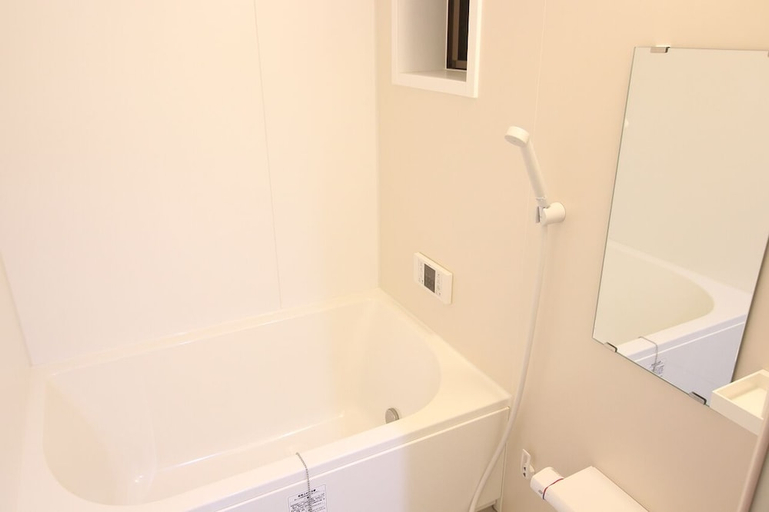 Bathroom 4, SEKAI HOTEL Deep Osaka Experience - Hostel, Osaka