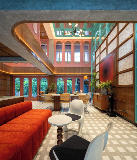 Public Area 3, Miami Hotel, Wattana
