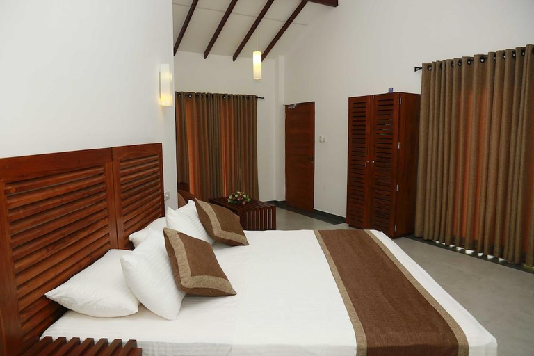 Bedroom 2, The Forest, Thissamaharama
