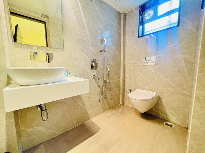 Bathroom, Snow Crest Residency Manali With View, Kullu