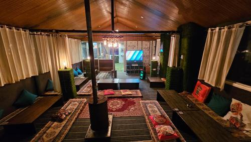 Others 2, Nirvana by Oztel - Backpacker Hostel, Kullu