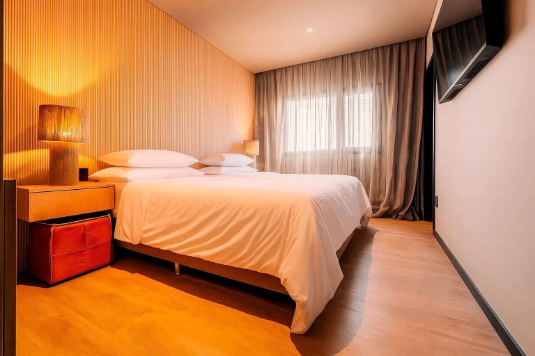 Room 2, Bravo Hotel, n.a351