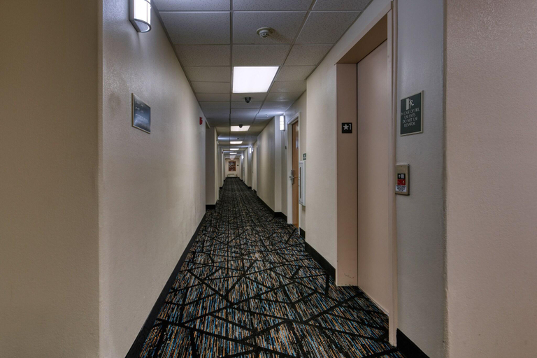 Public Area, Home Towne Suites, Pulaski