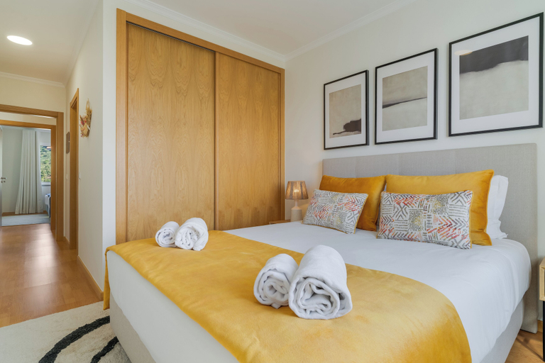 Room 3, Sun Flower, Santa Cruz