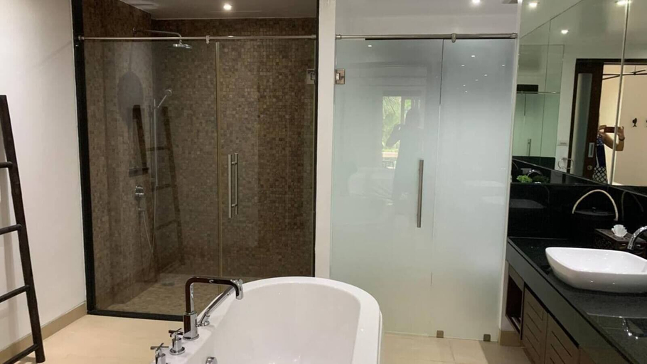 Bathroom 4, Beachfront and Pool 2 BR Apt- Celeena 870, Pulau Phuket