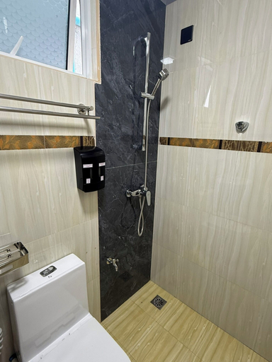 Bathroom 4, HS Miracle Grand, Malé