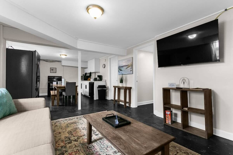 Living area 2, Dugan Ave Unit B, Jefferson