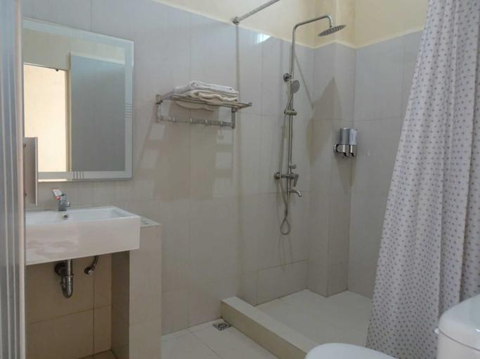 Bathroom, Penginapan Intan Bandara, Padang Pariaman