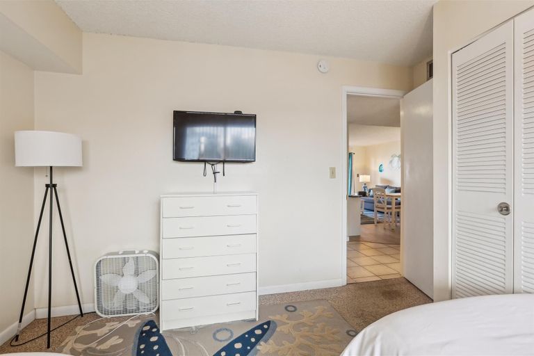 Room 2, Beachside 2br/2ba Condo w/ Pool, Balcony & Boat Parking in St. Augustine, Saint Johns