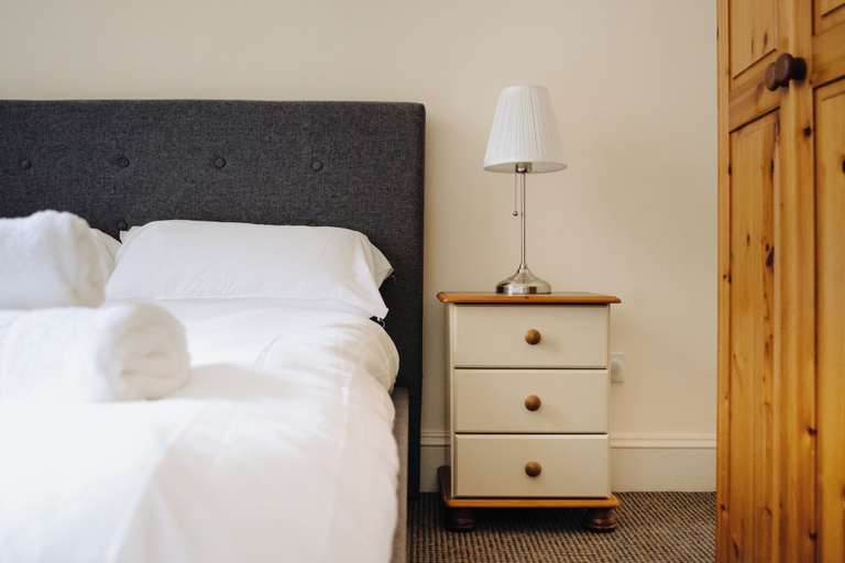 Room 2, Traditional Central 2-Bed Apartment, Edinburgh