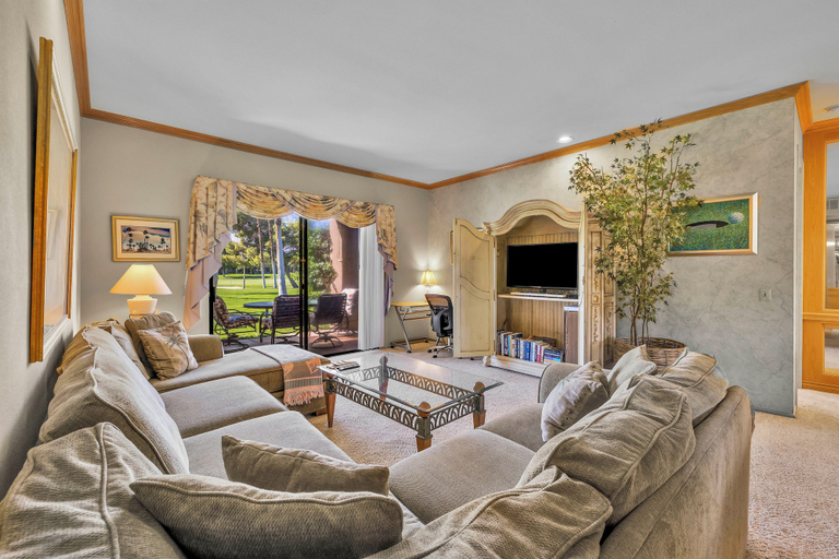 Living area 3, Isleta Vista Getaway, Riverside
