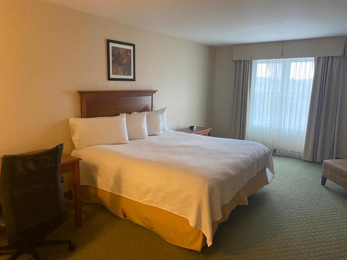 Bedroom 3, White River Inn & Suites, Windsor
