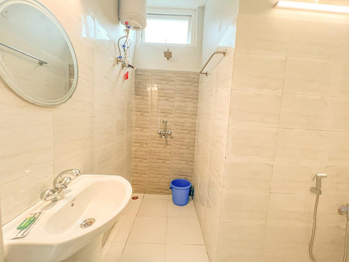 Bathroom 3, Oka Hotel, Darjiling