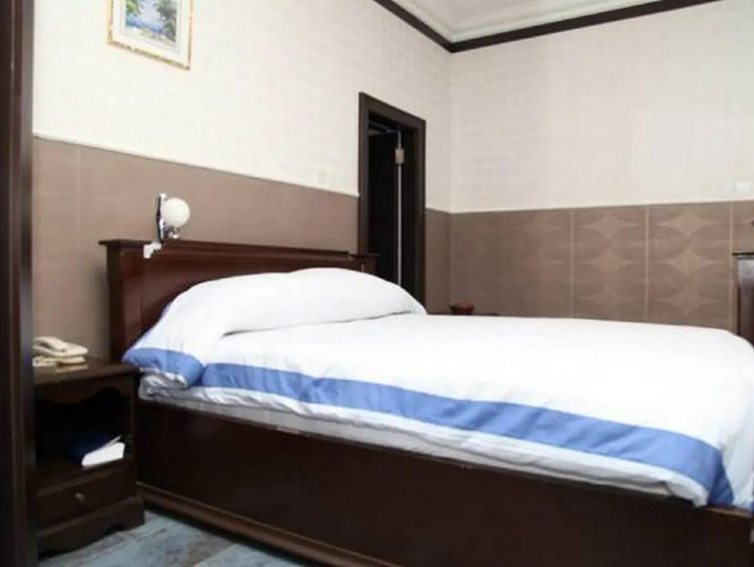 Bedroom 3, Commodore Suites, AbujaMun