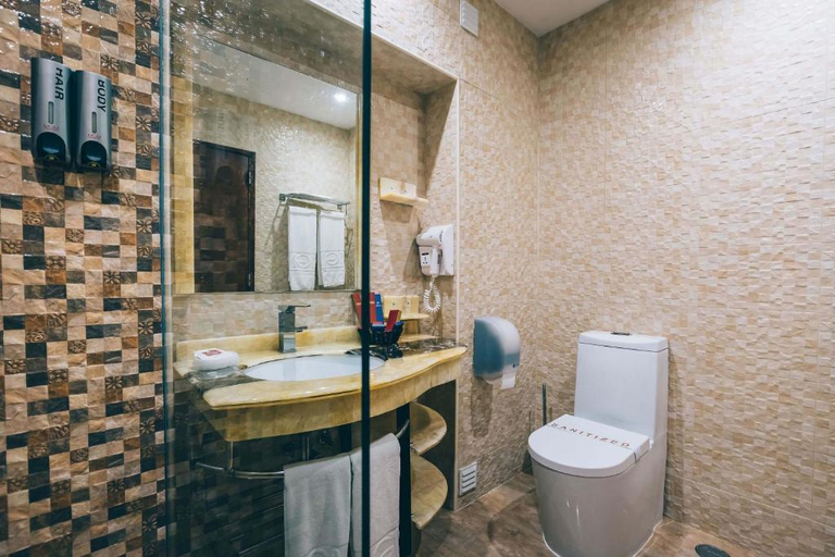 Bathroom 5, Grand Muthu Oura View Beach Club, Albufeira