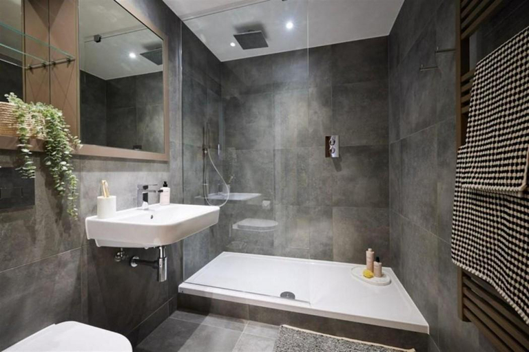 Bathroom 2, Charles Hope Brighton & Hove, Brighton and Hove