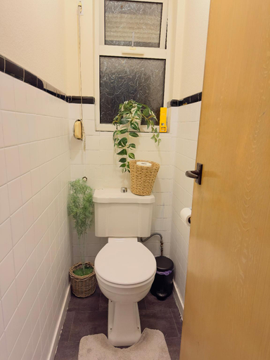 Bathroom 5, Elegant Escape in North Shields - Spacious 3 Bedroom House, North Tyneside