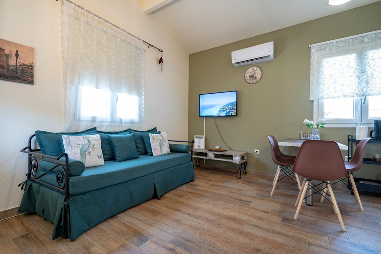 Bedroom 2, Olympia's Apartments by Traser, Attica