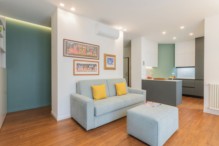 Living area, Como Volta Square With Terrace by Rent all Como, Como