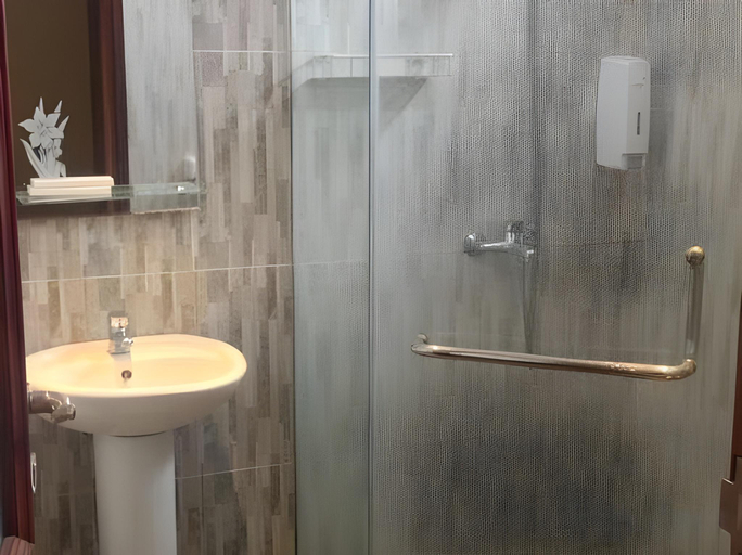 bathroom 17