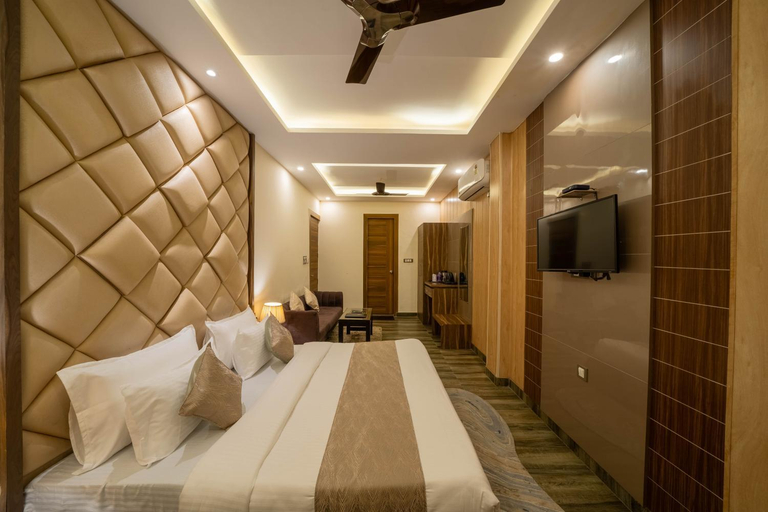 Bedroom 3, Perfectstayz Premium @Harkipauri Road, Hardwar