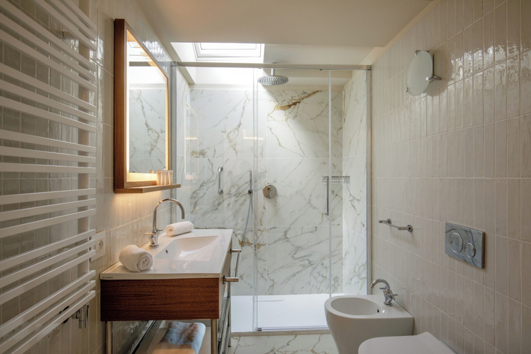Bathroom 4, Villa Miliani, Ancona