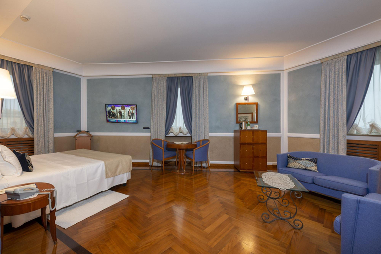 Bedroom 3, Grand Hotel Ortigia, Syracuse