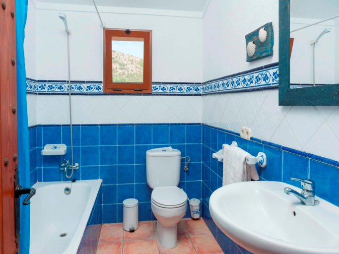 Bathroom 4, Can CorrO - Villa With Private Pool In Alcudia, Baleares