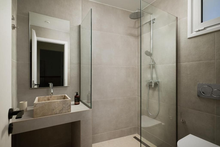 Bathroom 3, Artemis, Crete