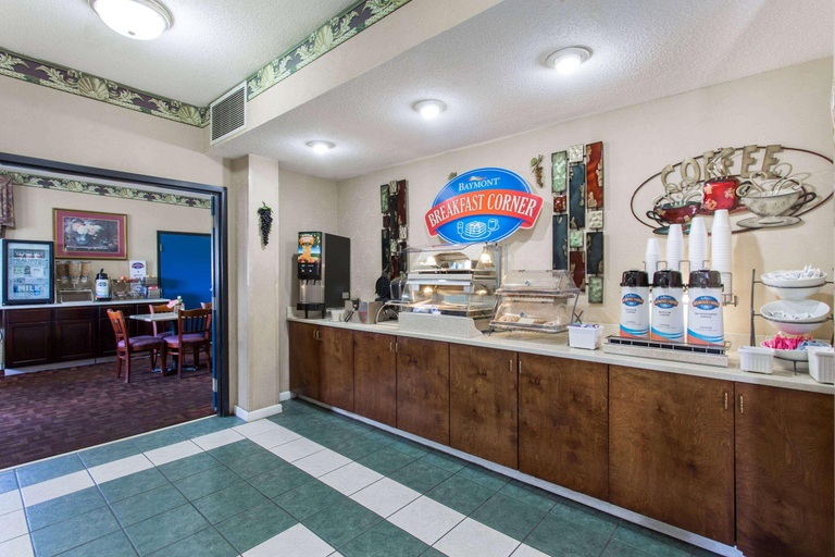 Food & Drinks 5, Baymont by Wyndham Manning, Clarendon
