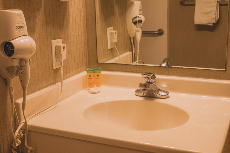 Bathroom, Colfax Inn, Jasper
