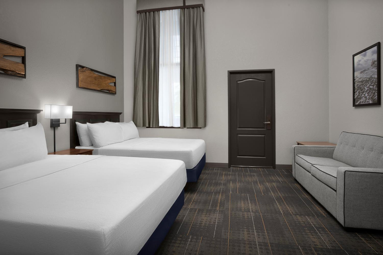 Bedroom 3, The Suites Hotel at Waterfront Plaza, Lake Superior