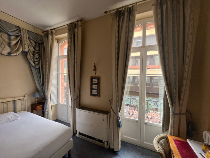 Bedroom 4, Hotel Riquet, Haute-Garonne