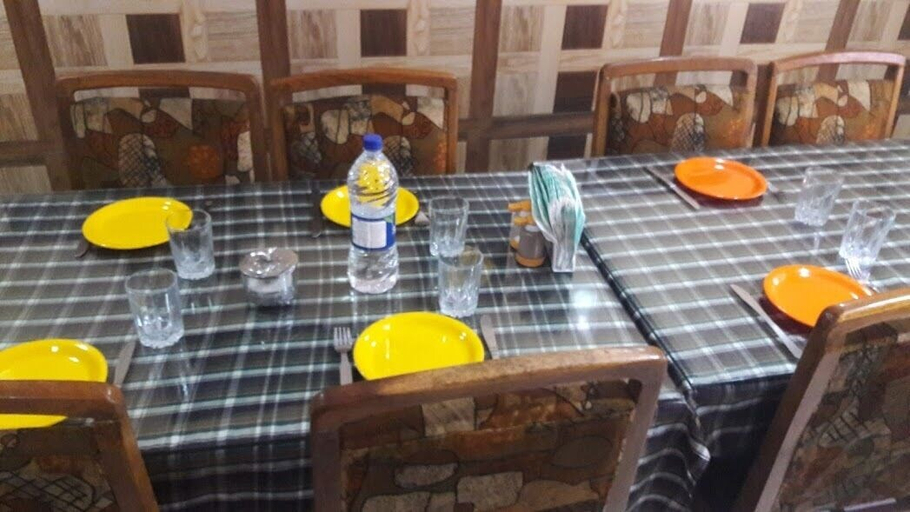 Restaurant, Blooming Dale, Srinagar