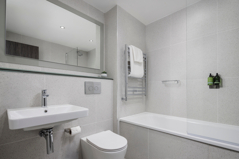 Bathroom 4, Forth House By Supercity Aparthotels, Edinburgh