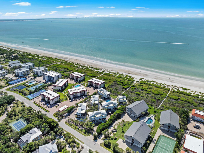 Room 5, Coming Soon Cyprina 2 Direct Water Views, Lee