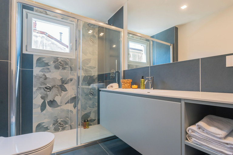 Bathroom 5, Como Volta Square With Terrace by Rent all Como, Como