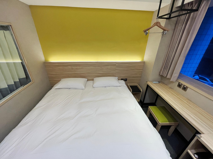bedroom 13
