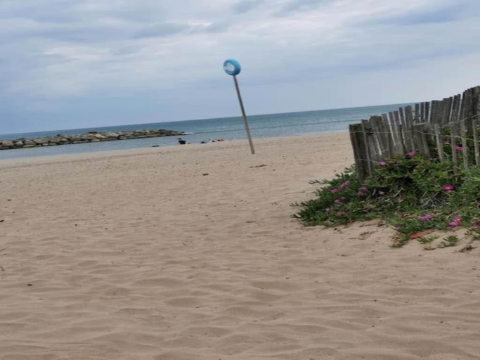 4, Bright Villa Steps from the Sea, Hérault