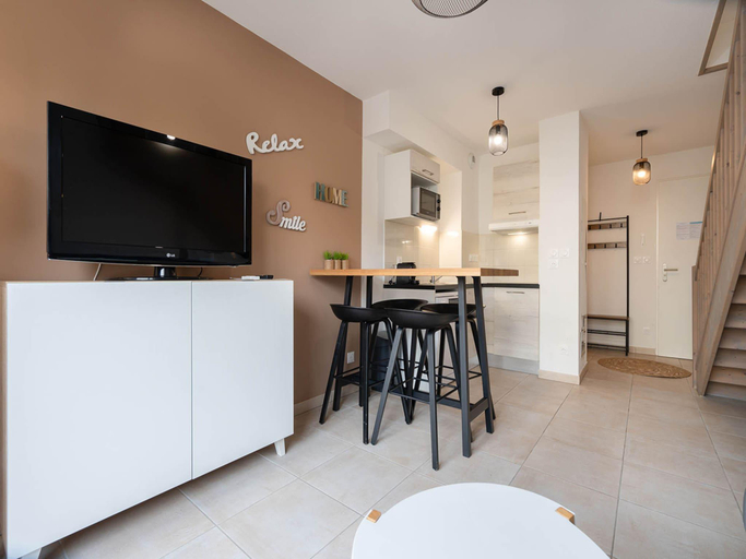 5, Villa in France near Beach Heated Pool, Hérault