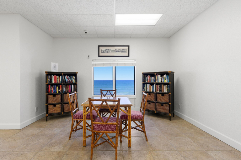 Interior 3, Sandpiper 111, Volusia