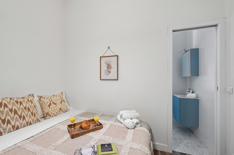 Room 3, Stylish 1BR Flat Near Luxembourg Gardens, Paris