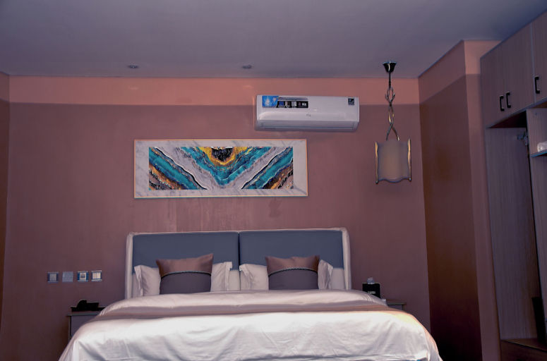 Room 5, Wealth Hotel, Ikeja