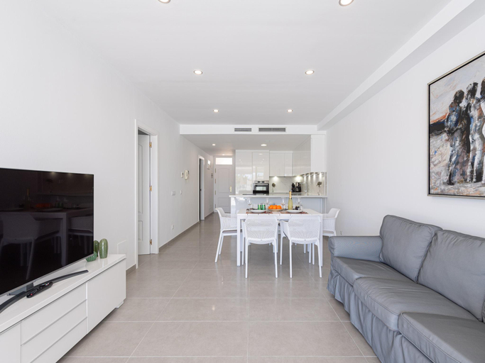 2, Apartment in Playa de Mogan with Sea Views, Las Palmas