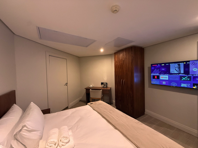Room 5, UmhlangaApart Hotel, eThekwini