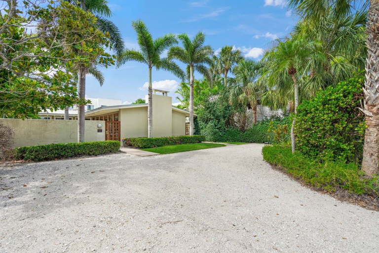 Exterior 2, Hidden Treasure on Lido Key, Sarasota