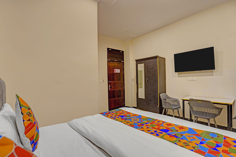 Room 2, Fabhotel Rn Residency, Gautam Buddha Nagar