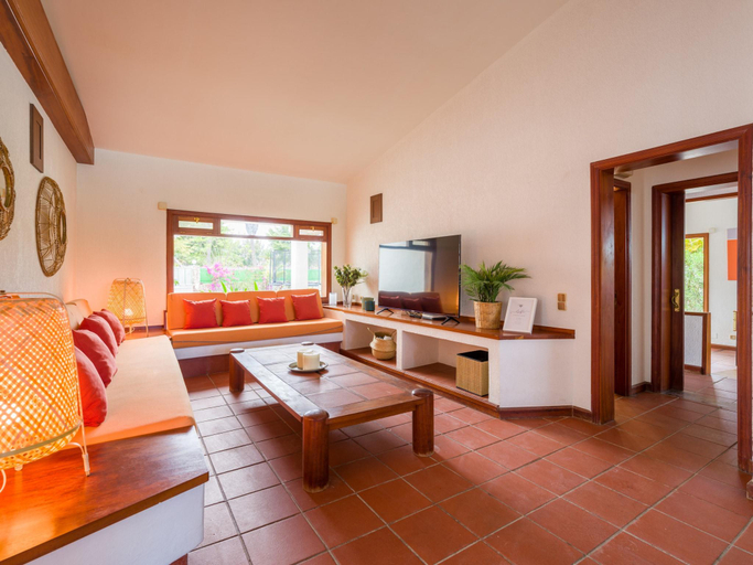 2, Chalet in Maspalomas with Heated Pool, Las Palmas
