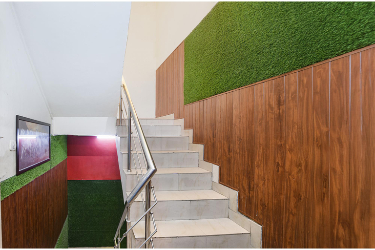 Lobby 3, Fabexpress The Heights, Delhi