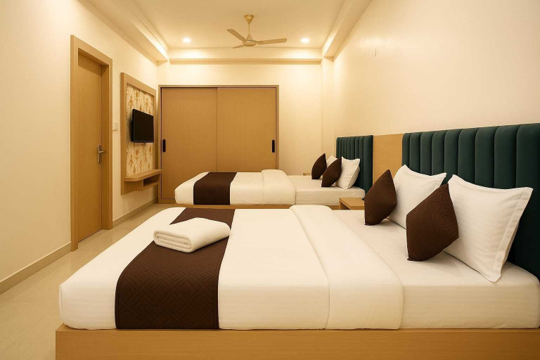 Room 3, Hari Niwaas Guest House by VM Stays, Varanasi